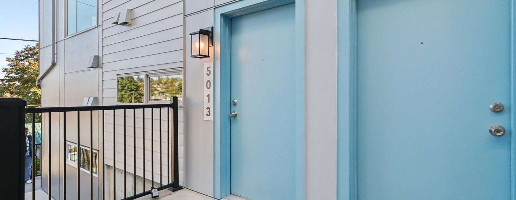 a building with a blue door